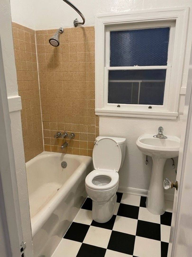 Apartment for rent at 725 Central Ave, Alameda, CA 94501