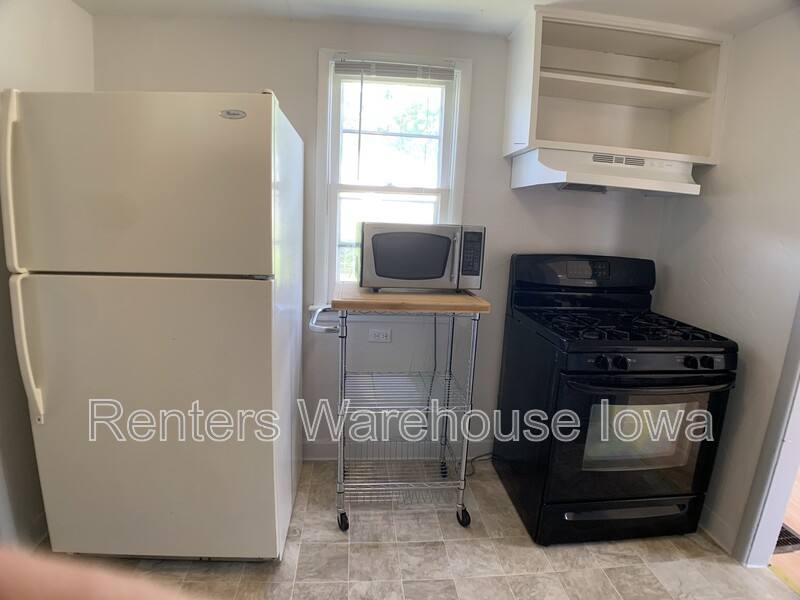 House for rent at 4754 NE 27th Court, Des Moines, IA 50317