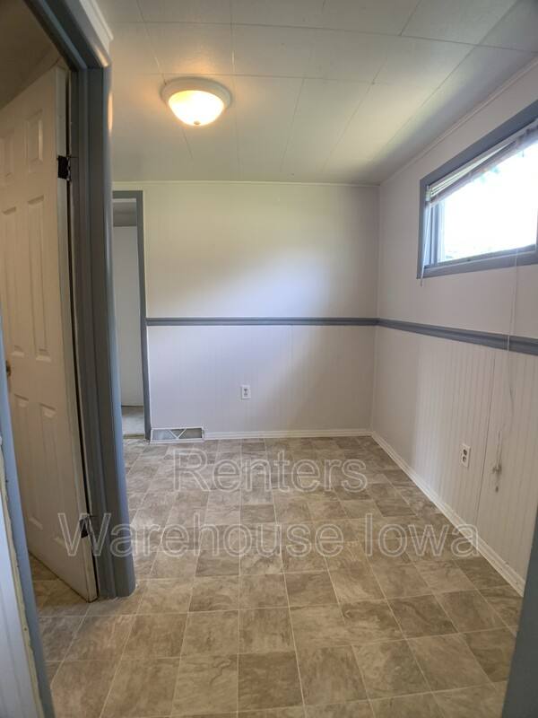 House for rent at 4754 NE 27th Court, Des Moines, IA 50317