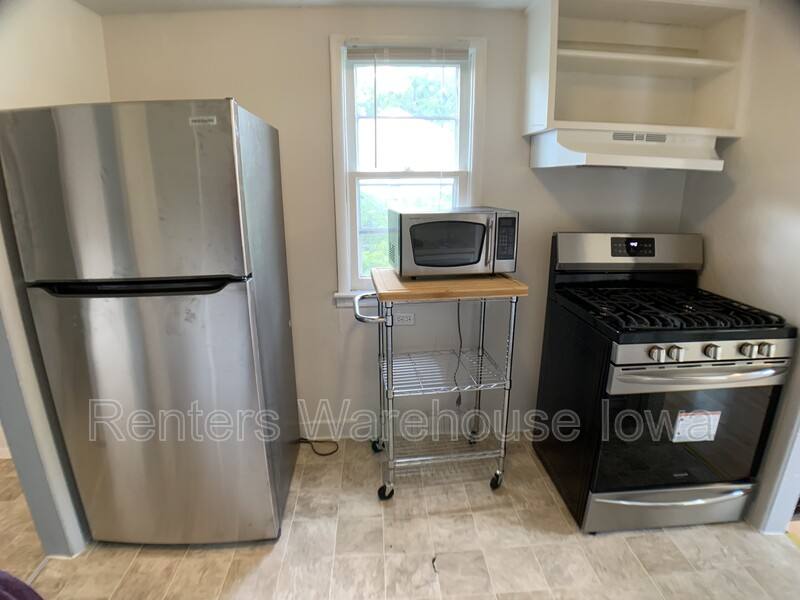 House for rent at 4754 NE 27th Court, Des Moines, IA 50317