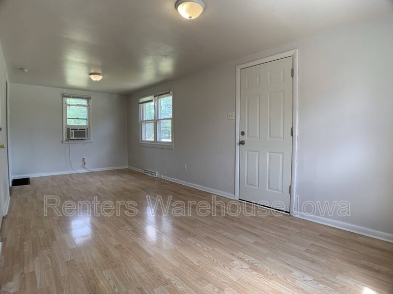 House for rent at 4754 NE 27th Court, Des Moines, IA 50317