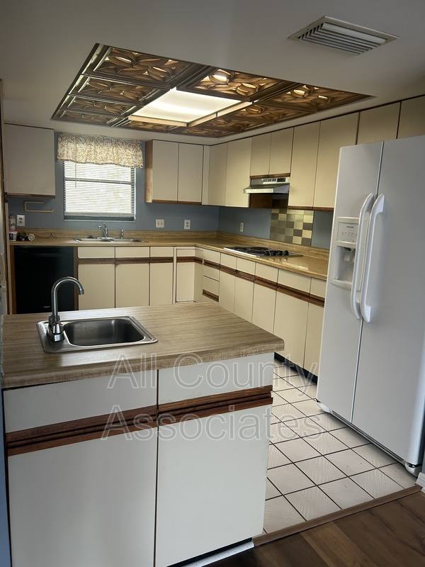 Condo for rent at 504 So Florida Ave #222, Tarpon Springs, FL 34689