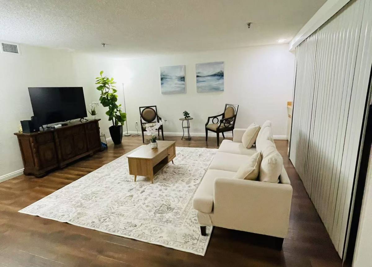Condo for rent at 70 N Catalina Ave, Pasadena, CA 91106