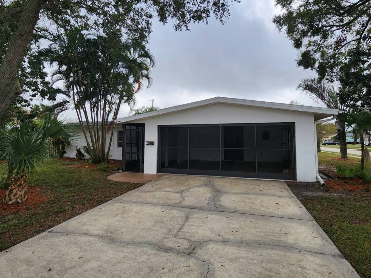 2913 Bayeux Ave, Melbourne, FL 32935