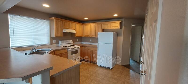Townhouse for rent at 5719 NE 135th Ave, Vancouver, WA 98682