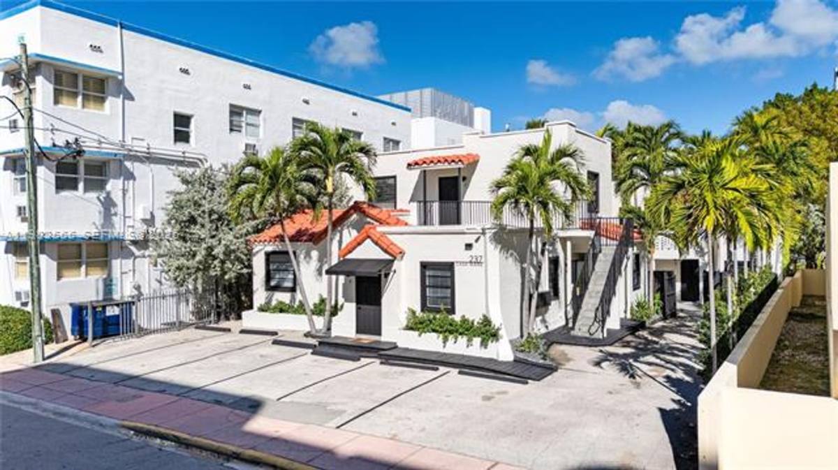 Apartment for rent at 237 38th St, Miami Beach, FL 33140
