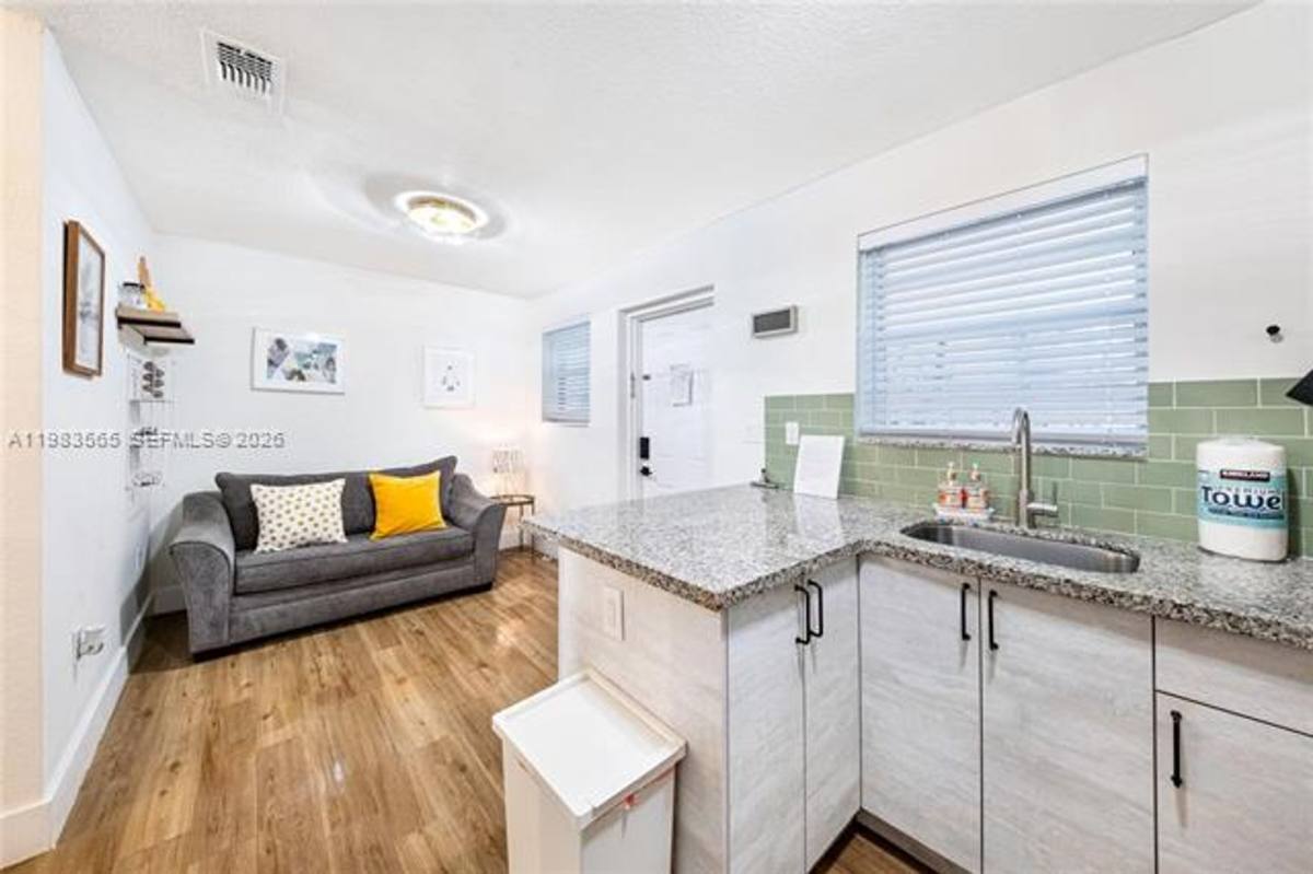 Apartment for rent at 237 38th St, Miami Beach, FL 33140