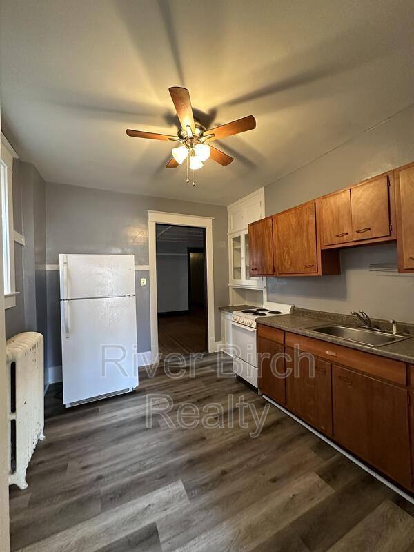 Apartment for rent at 619 S 5th St #3, Springfield, IL 62703