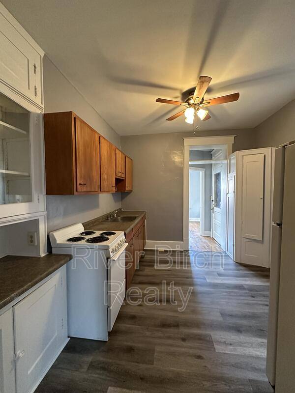 Apartment for rent at 619 S 5th St #3, Springfield, IL 62703