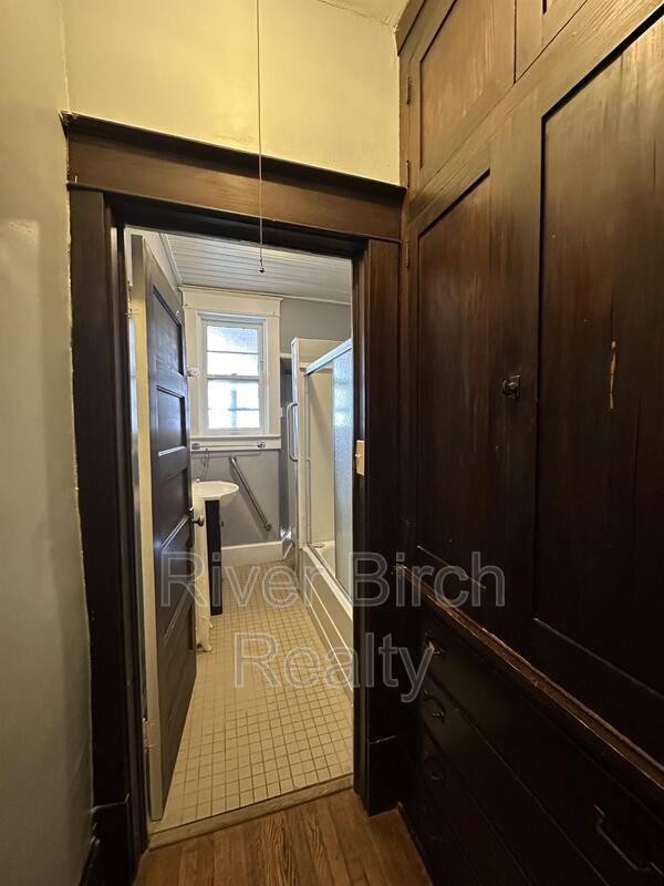 Apartment for rent at 619 S 5th St #3, Springfield, IL 62703