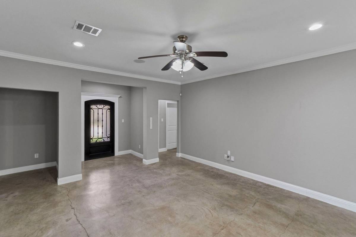 House for rent at 2710 Gordon Ave, Fort Worth, TX 76110