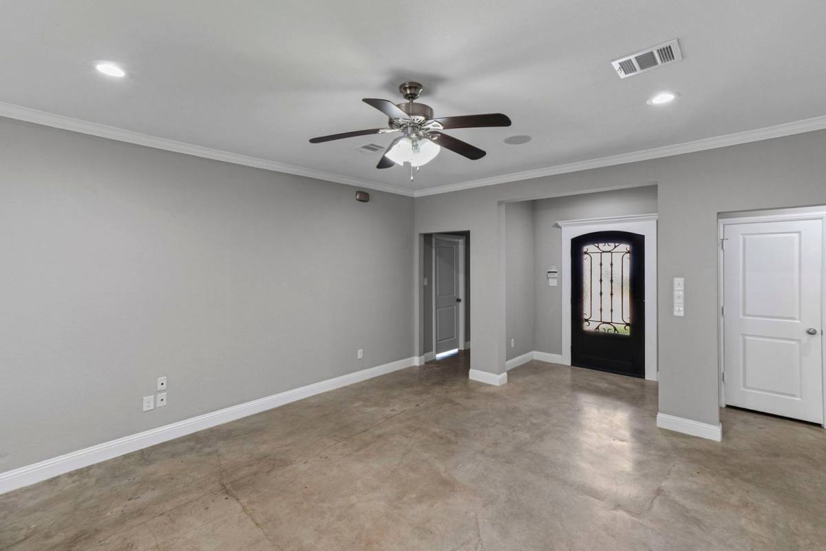 House for rent at 2710 Gordon Ave, Fort Worth, TX 76110