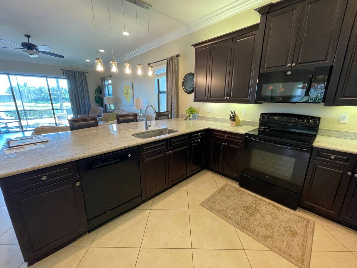 Townhouse for rent at 3326 Baltic Dr, Naples, FL 34119