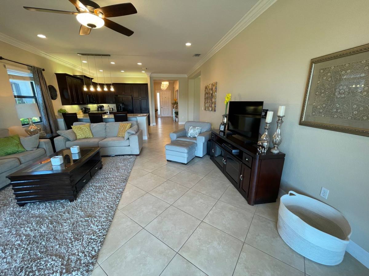 Townhouse for rent at 3326 Baltic Dr, Naples, FL 34119