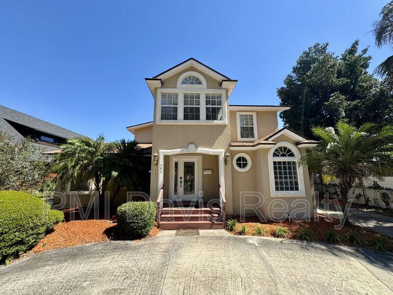 House for rent at 734 Myrtle Ave, Green Cove Springs, FL 32043