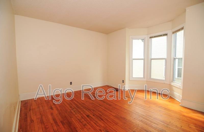 Apartment for rent at 1015 13th Ave SE #2, Minneapolis, MN 55414