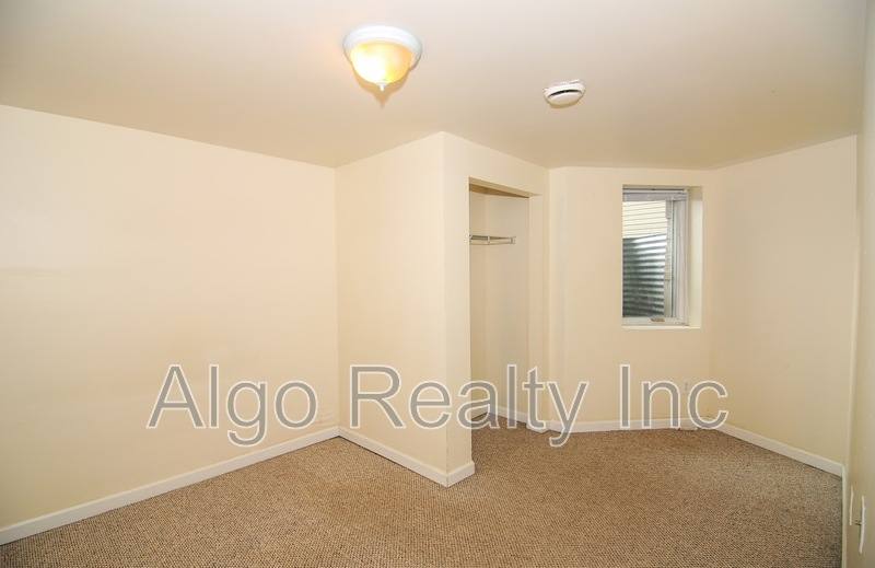 Apartment for rent at 1015 13th Ave SE #2, Minneapolis, MN 55414
