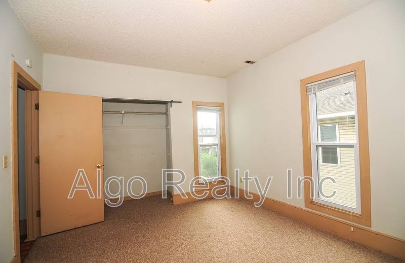 Apartment for rent at 1015 13th Ave SE #2, Minneapolis, MN 55414