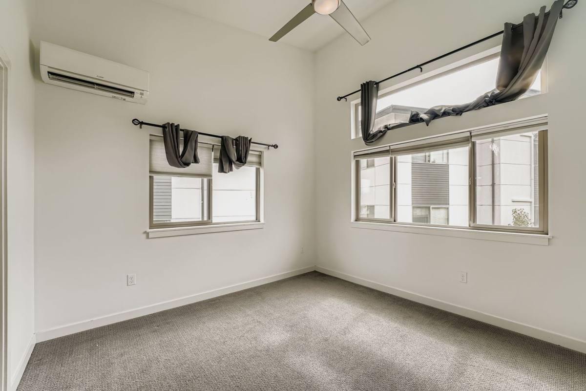 Townhouse for rent at 4276 S Greenbelt Station Dr, Seattle, WA 98118