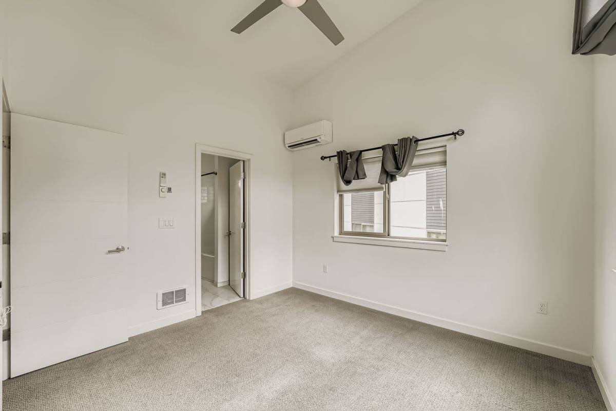 Townhouse for rent at 4276 S Greenbelt Station Dr, Seattle, WA 98118
