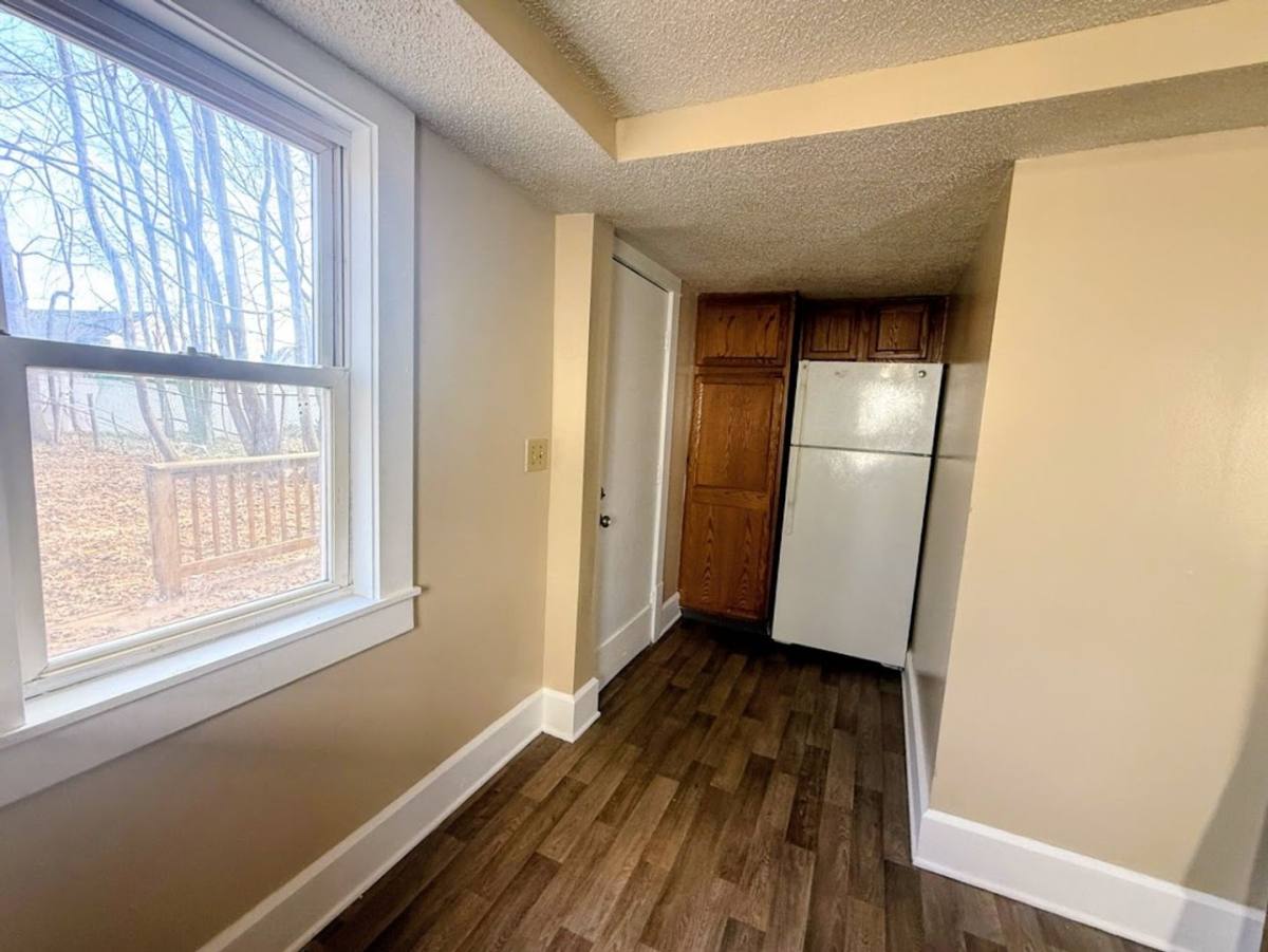 Apartment for rent at 729 Mallison Ave, Akron, OH 44307