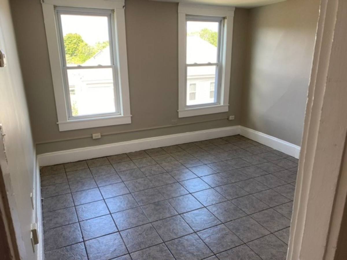 Apartment for rent at 185-187 Newbury St, Lawrence, MA 01841