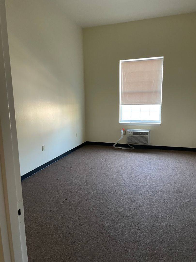 Apartment for rent at 1001 Pennington Rd, Trenton, NJ 08618
