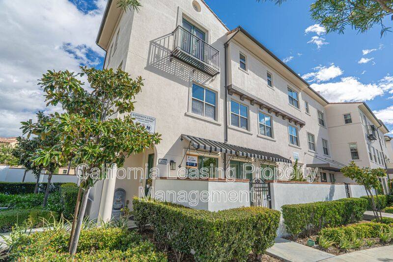 House for rent at 26266 Prima Way, Santa Clarita, CA 91350