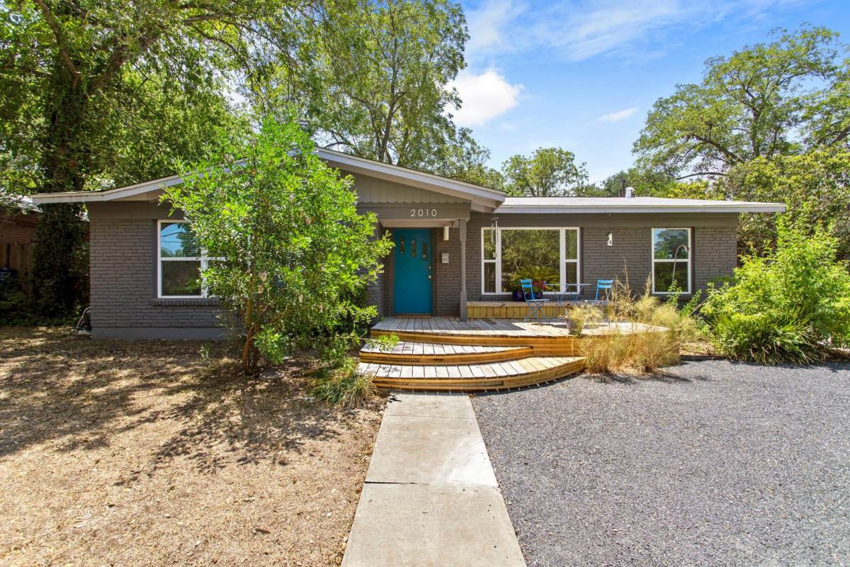House for rent at 2010 Edgehill Dr, San Antonio, TX 78209