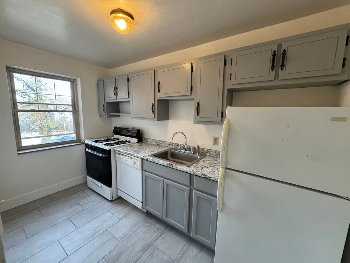 Apartment for rent at 5300 Fifth Ave, Pittsburgh, PA 15232