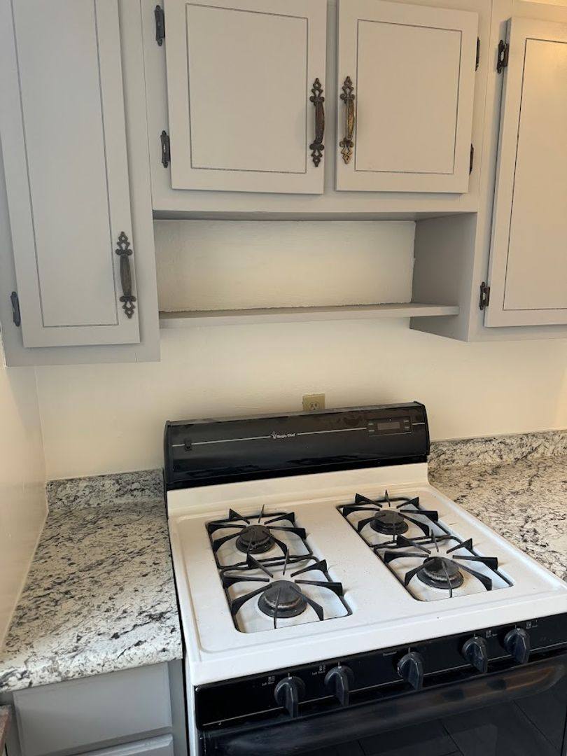 Apartment for rent at 5300 Fifth Ave, Pittsburgh, PA 15232