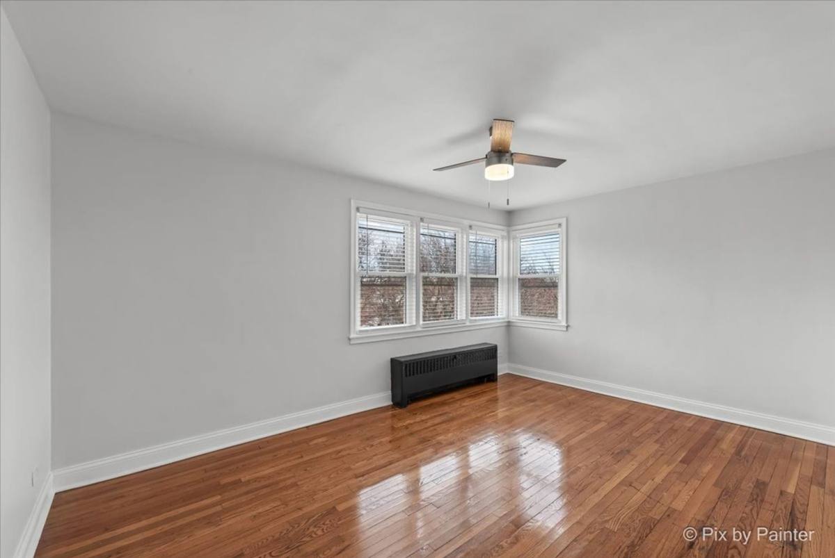 Apartment for rent at 2713 W Berwyn Ave, Chicago, IL 60625