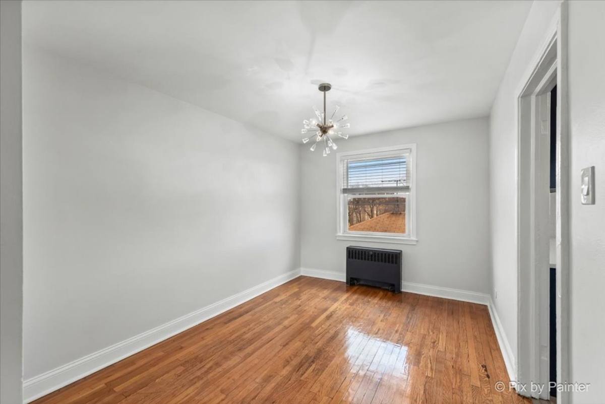Apartment for rent at 2713 W Berwyn Ave, Chicago, IL 60625