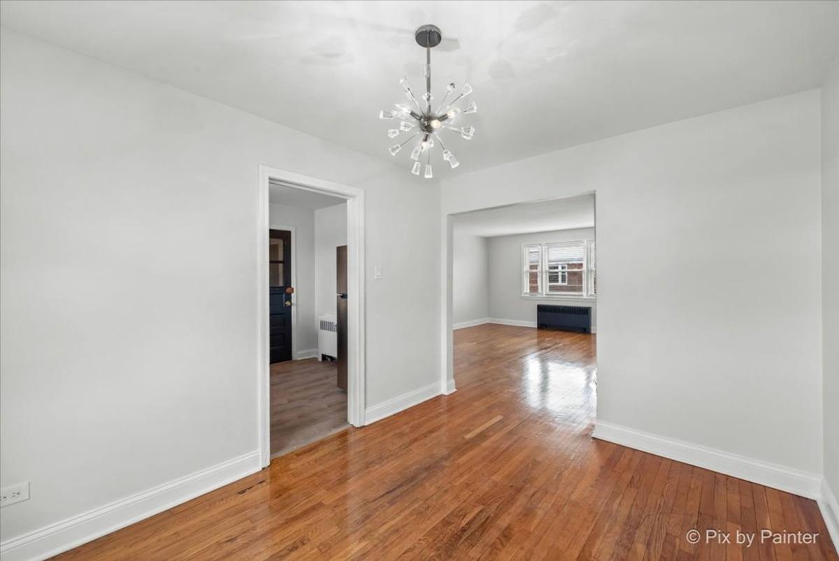 Apartment for rent at 2713 W Berwyn Ave, Chicago, IL 60625