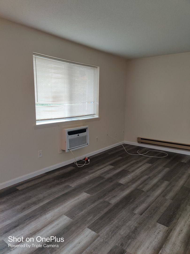 Apartment for rent at 26 & 32 Farragut St, Waterbury, CT 06705