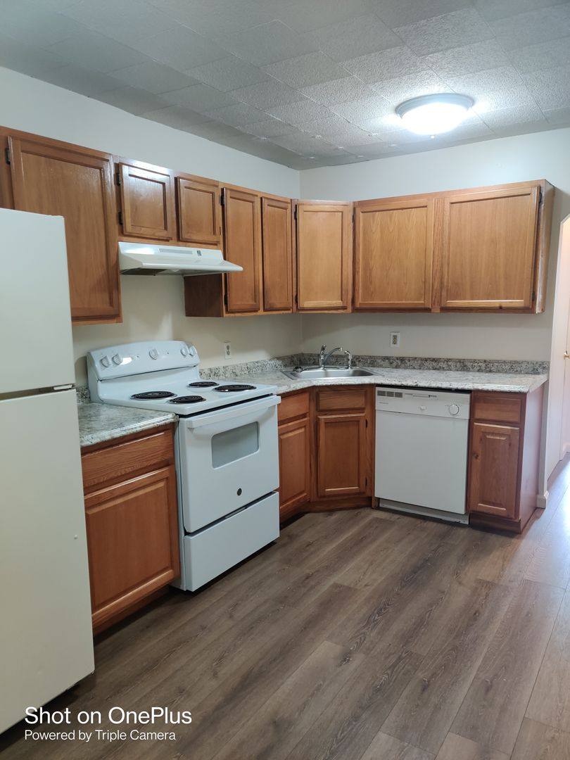 Apartment for rent at 26 & 32 Farragut St, Waterbury, CT 06705