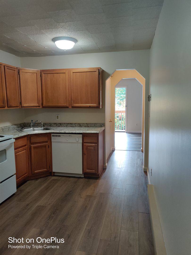 Apartment for rent at 26 & 32 Farragut St, Waterbury, CT 06705
