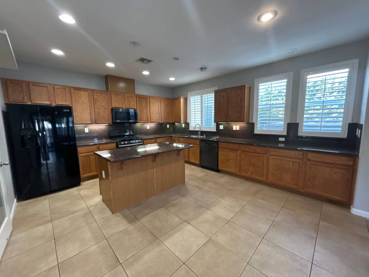 House for rent at 212 Riverbend Lane, Waterford, CA 95386