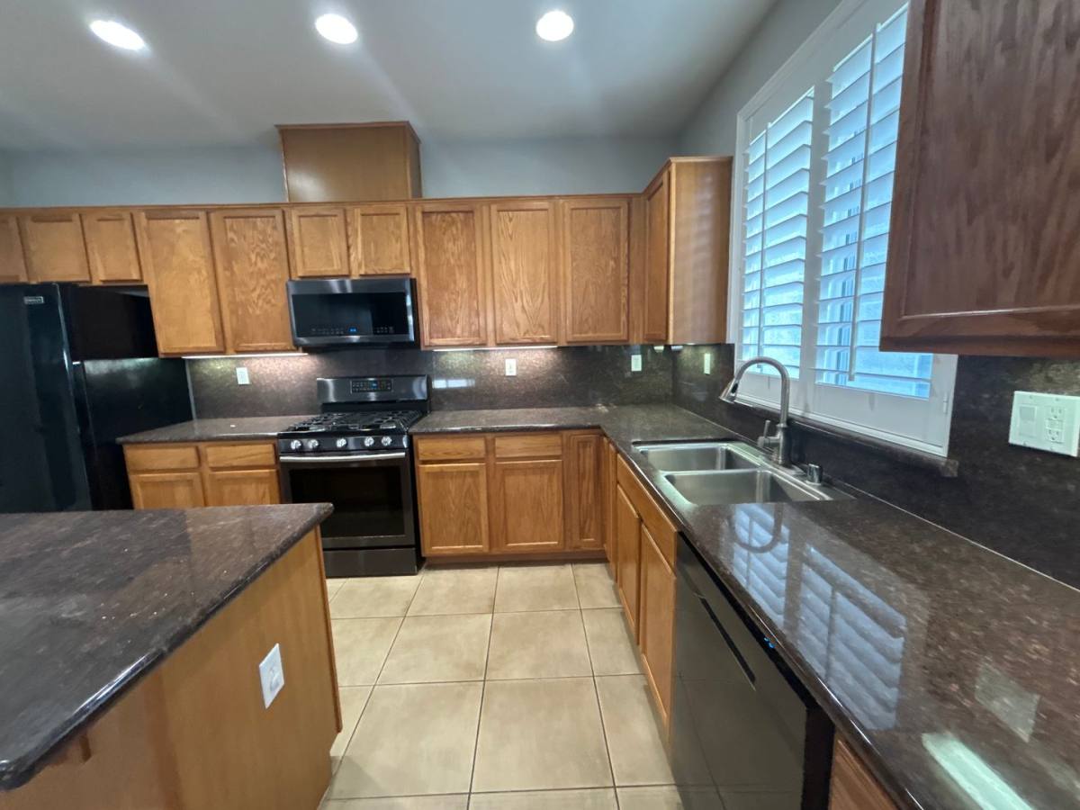 House for rent at 212 Riverbend Lane, Waterford, CA 95386