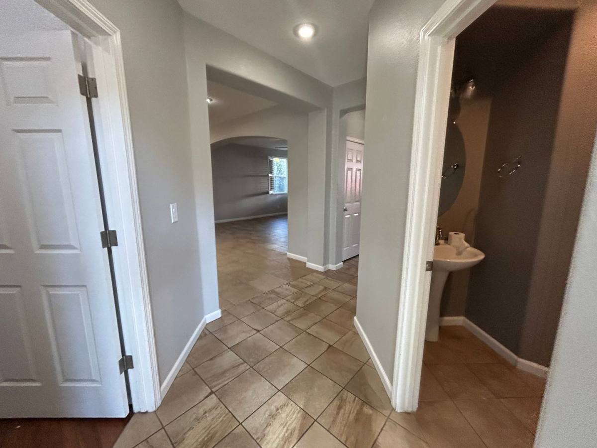 House for rent at 212 Riverbend Lane, Waterford, CA 95386