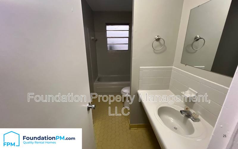 House for rent at 1129 Catalina Rd #1, Memphis, TN 38111