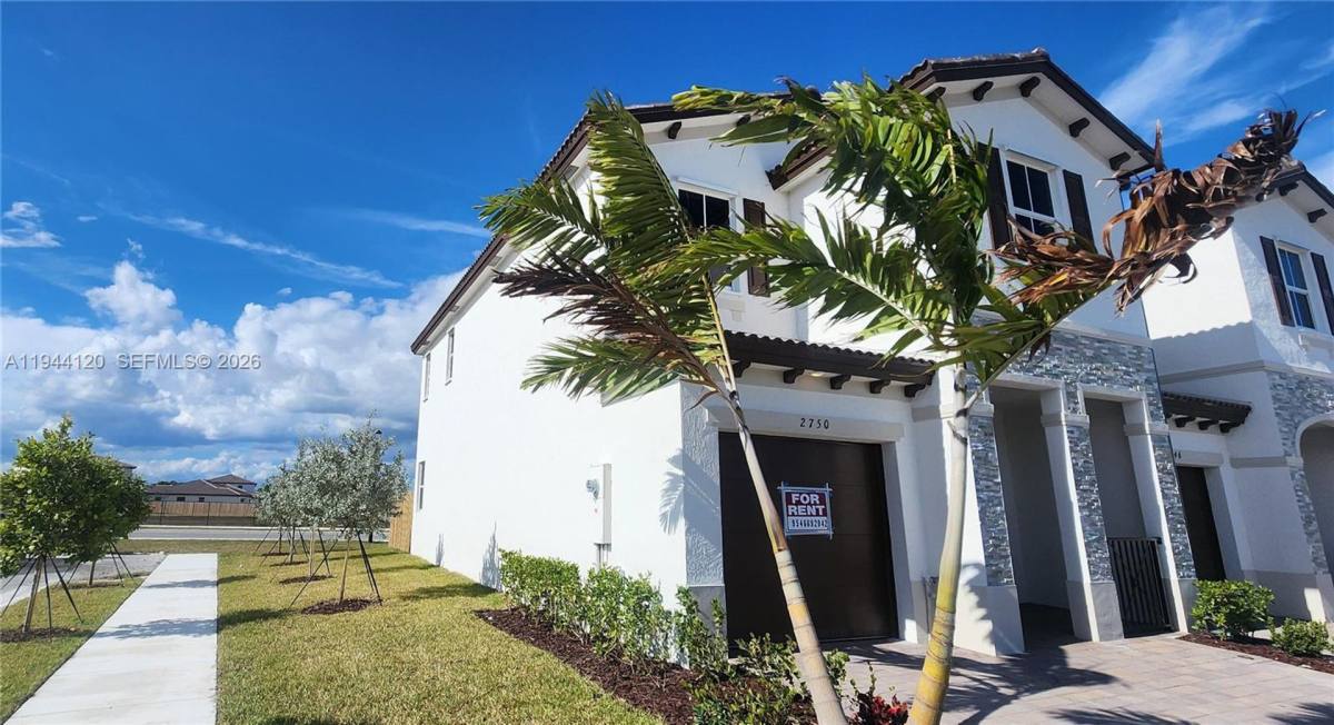Townhouse for rent at 2750 SE 24th Terrace, Homestead, FL 33035