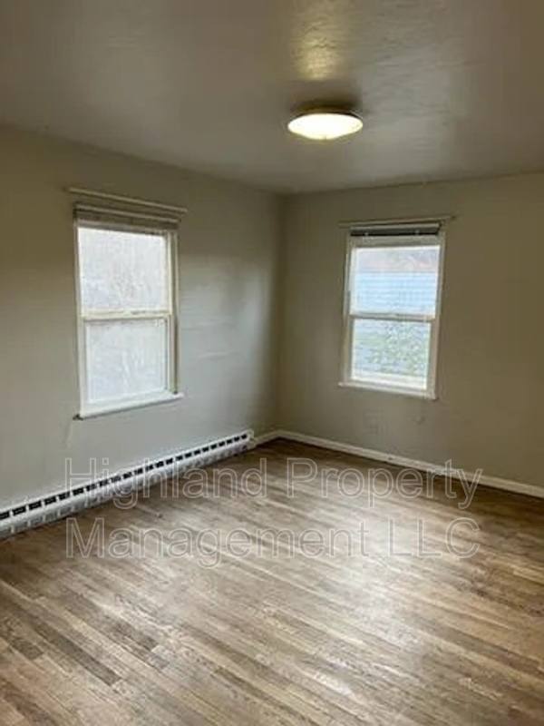 Apartment for rent at 410 SE McKenzie St #1, Pullman, WA 99163