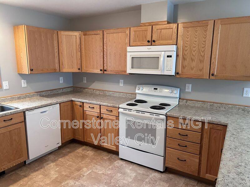House for rent at 545 4th Ave SW #2, Valley City, ND 58072