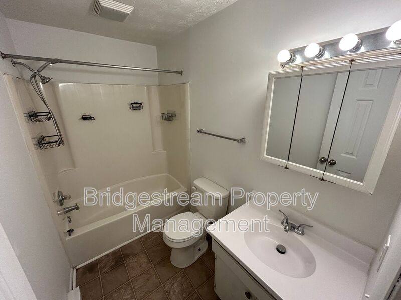 House for rent at 1490 S Burnett Rd #A, Springfield, OH 45505