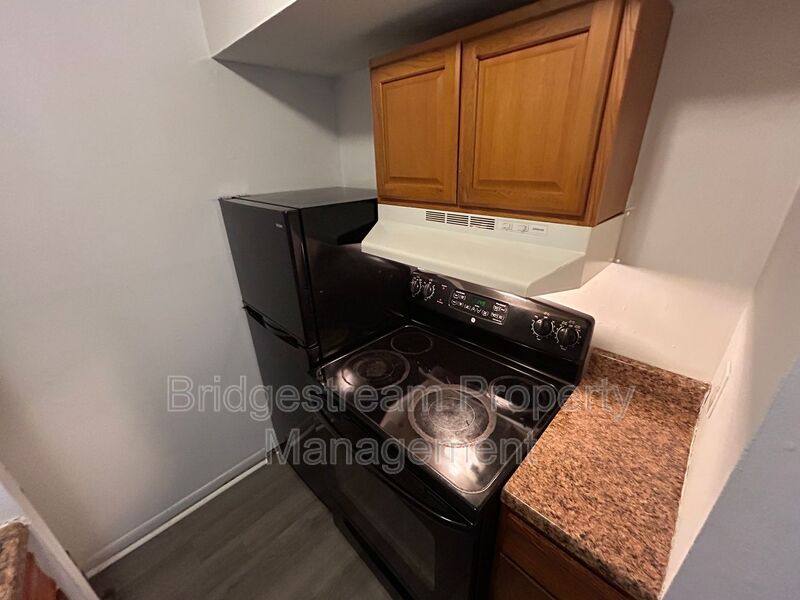 House for rent at 1490 S Burnett Rd #A, Springfield, OH 45505