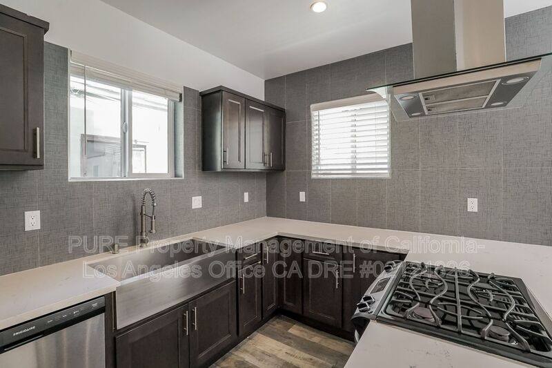 Townhouse for rent at 1340 N Kenmore Ave, Los Angeles, CA 90027
