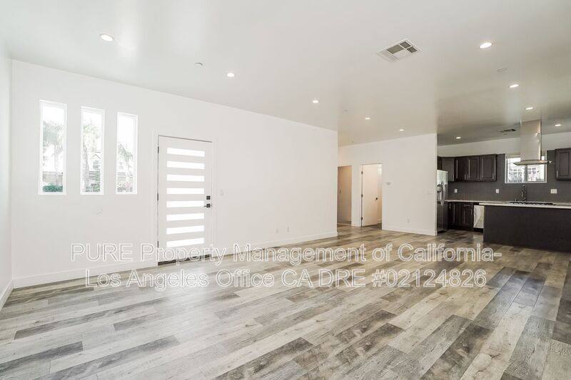 Townhouse for rent at 1340 N Kenmore Ave, Los Angeles, CA 90027