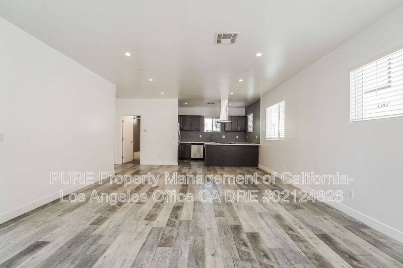 Townhouse for rent at 1340 N Kenmore Ave, Los Angeles, CA 90027