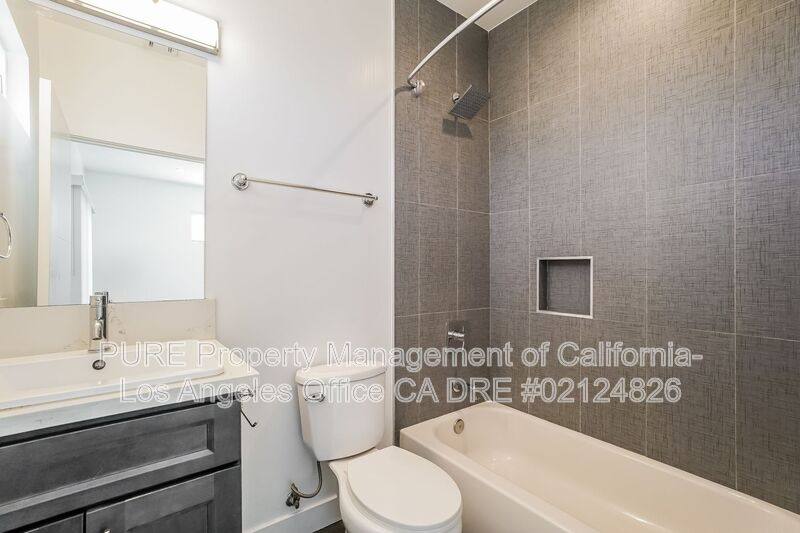 Townhouse for rent at 1340 N Kenmore Ave, Los Angeles, CA 90027